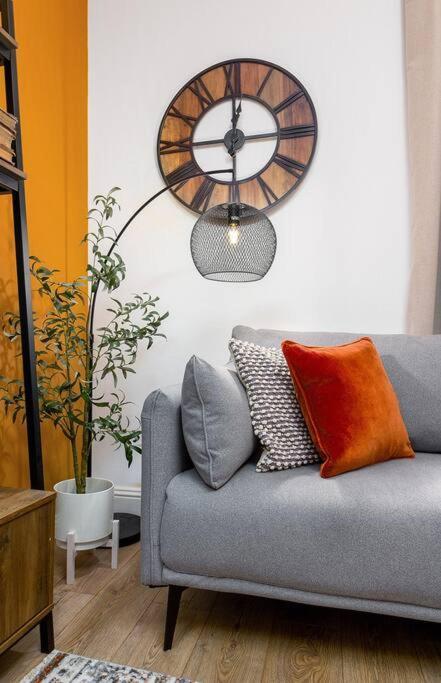 The Stylish 3-Bedroom Maisonette Retreat 斯特灵 外观 照片