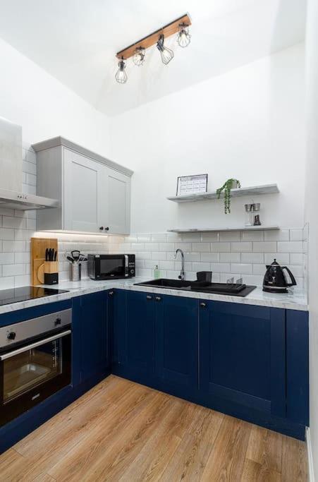 The Stylish 3-Bedroom Maisonette Retreat 斯特灵 外观 照片