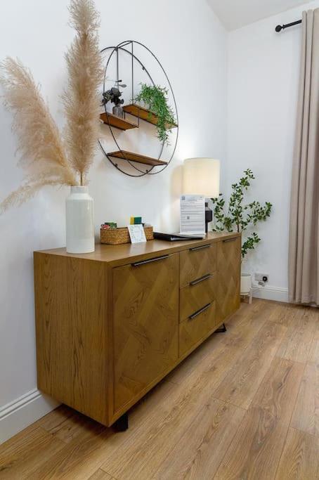 The Stylish 3-Bedroom Maisonette Retreat 斯特灵 外观 照片