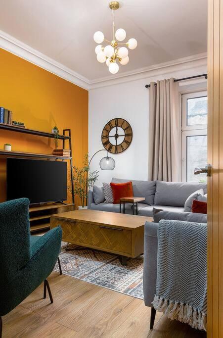 The Stylish 3-Bedroom Maisonette Retreat 斯特灵 外观 照片